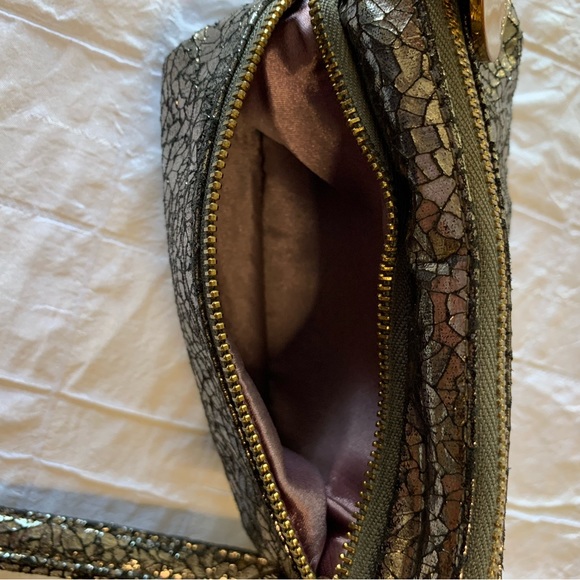 Deux Lux Clutch Bronze Black Metallic Textured 6” x 2.5” Strap Lined Pockets - Picture 6 of 9